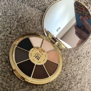 Never used!! Tarte Rainforest of the Sea Palette